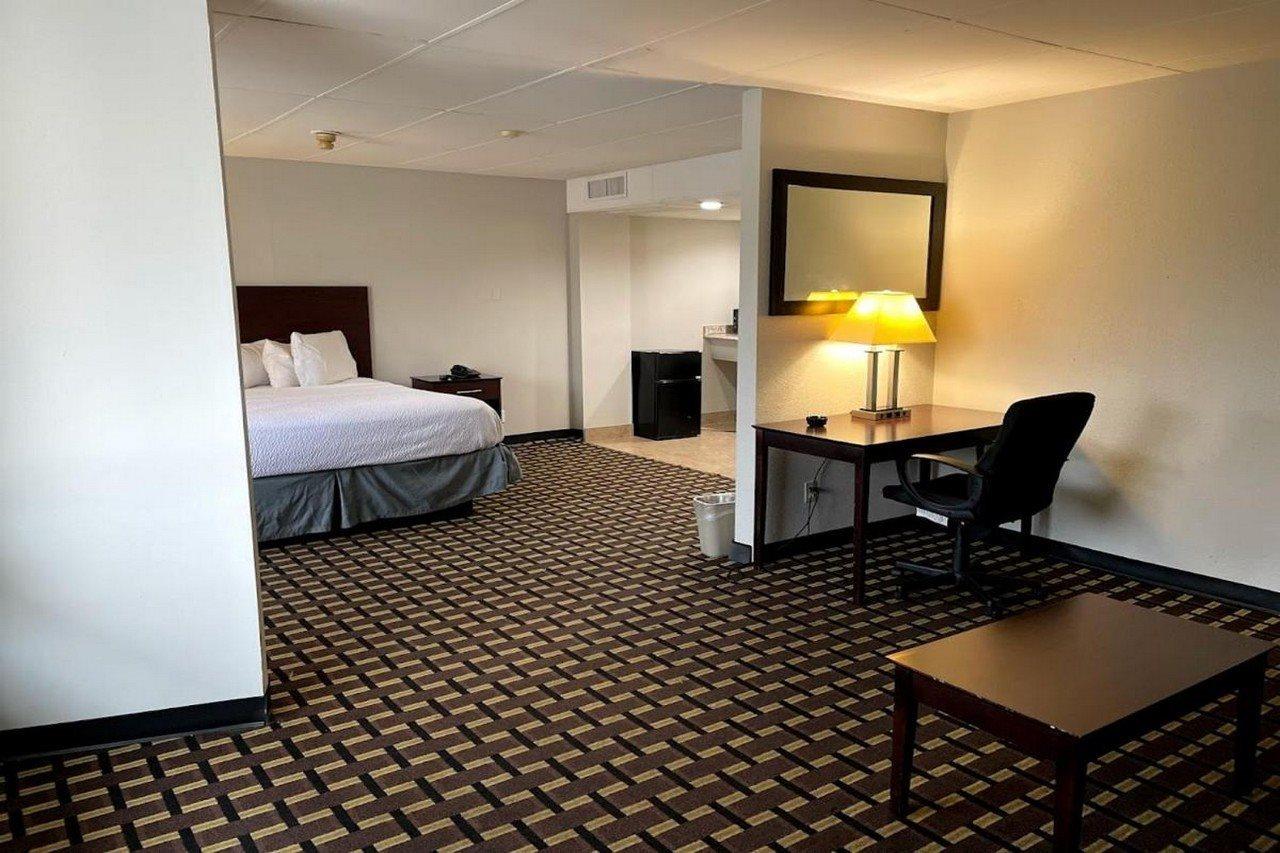 Days Inn By Wyndham Fort Wright Cincinnati Area Exterior photo