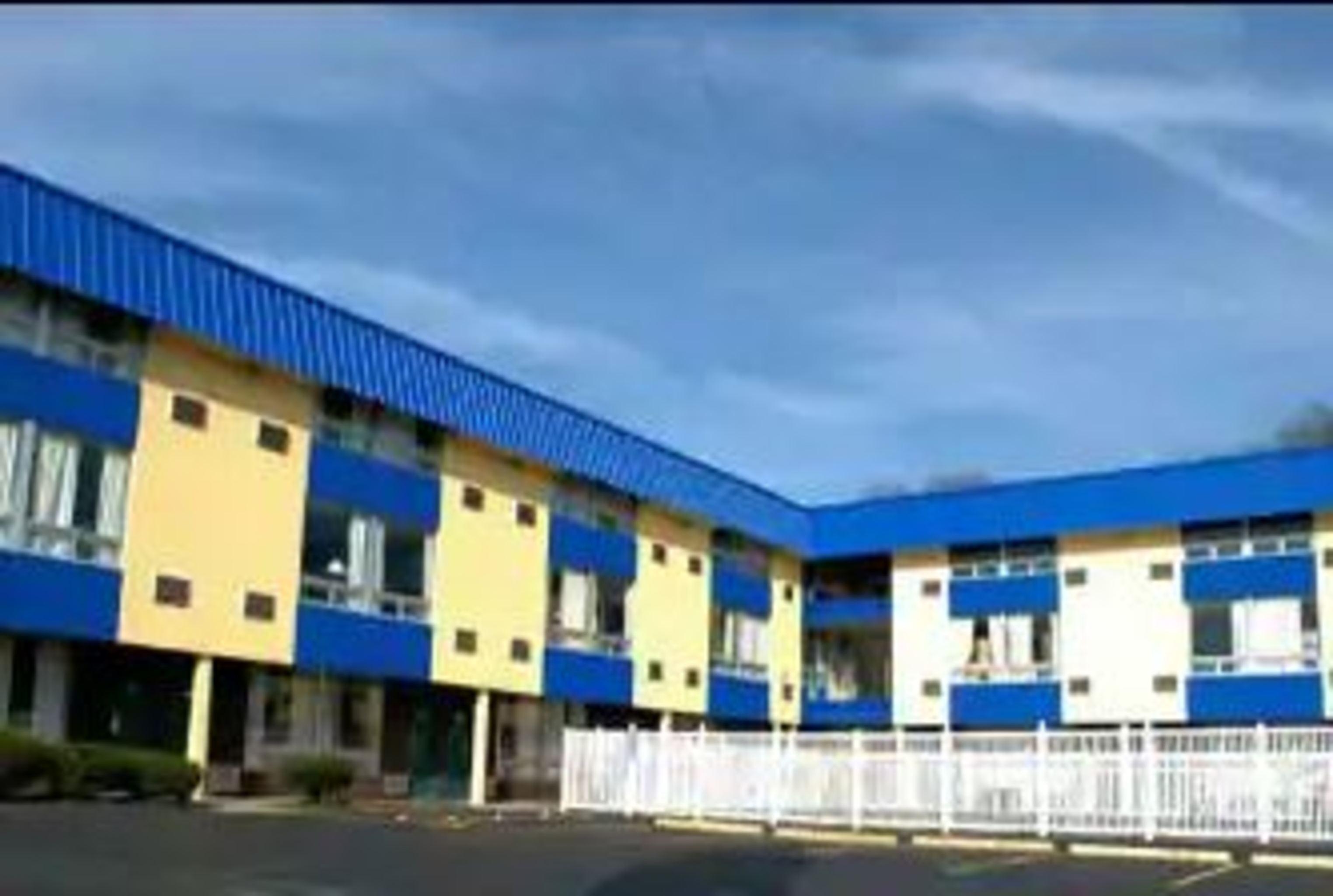 Days Inn By Wyndham Fort Wright Cincinnati Area Exterior photo
