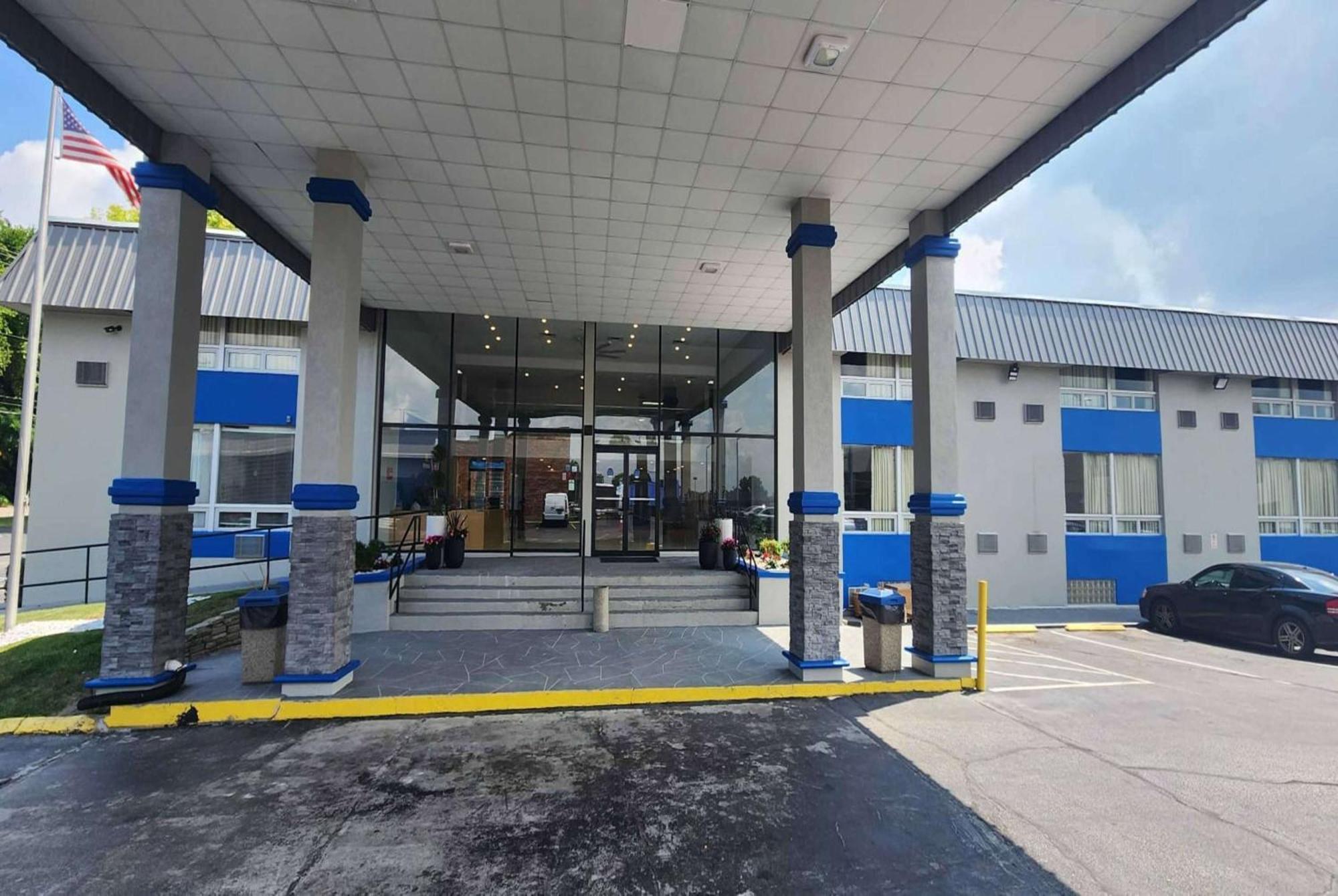 Days Inn By Wyndham Fort Wright Cincinnati Area Exterior photo